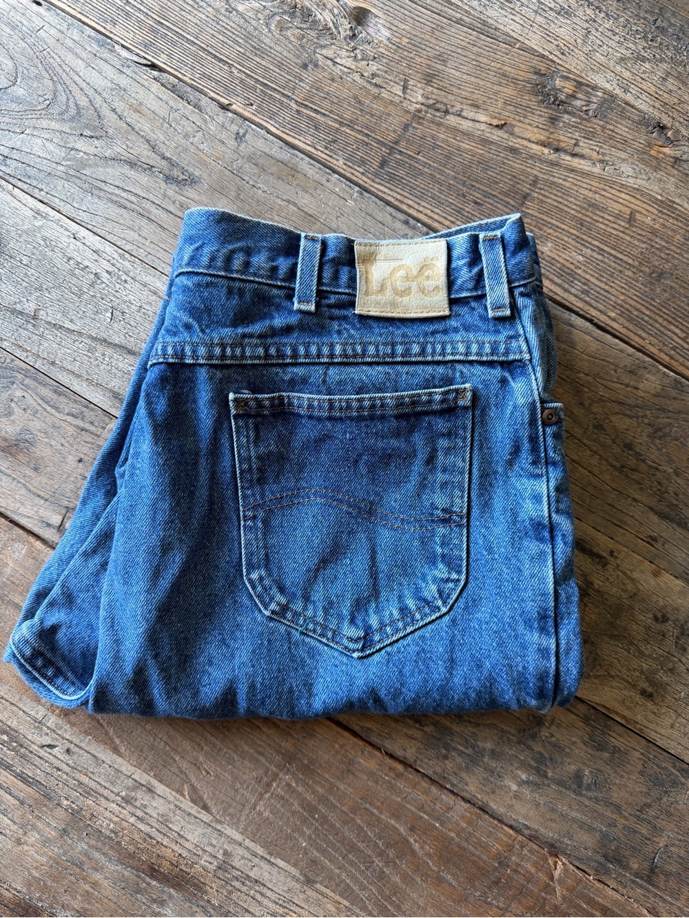 Lee Men's Straight Fit Denim Jeans - Medium Blue. Amazing Wash. Vintage.